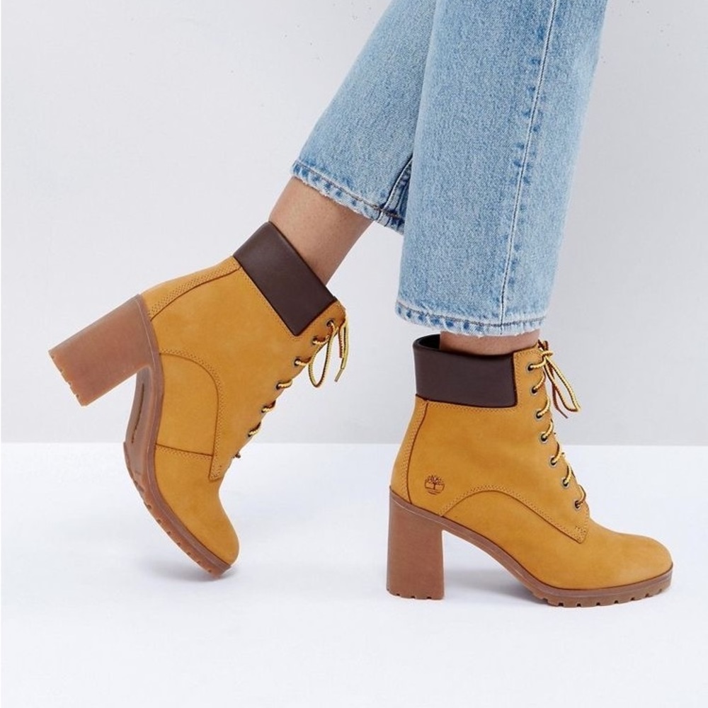 The Women's Timberland 6" Boot in Wheat Nubuck size 7.5